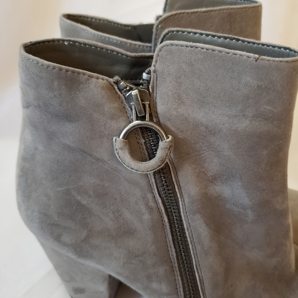 1. State Gray Suede Ankle Boots Chunky Heel Womens Size 10 - Picture 3 of 10